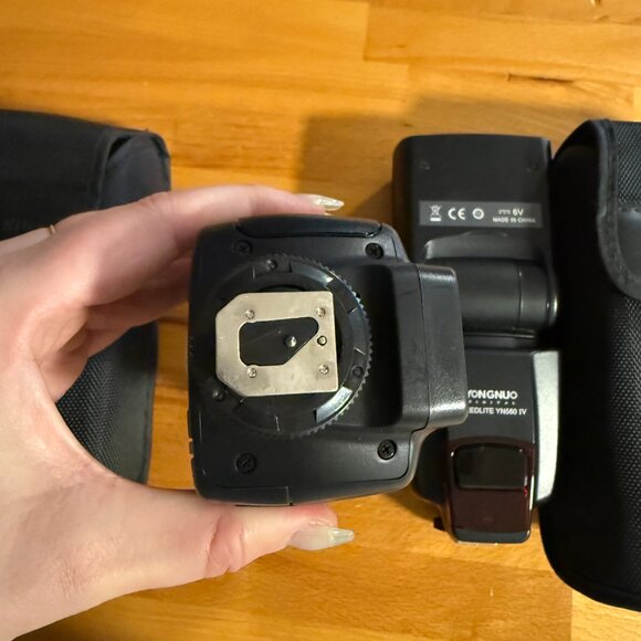 Yongnuo YN560 IV Speedlite (x2) + Neewer FM Radio Trigger Set flashes - Picture 7 of 11